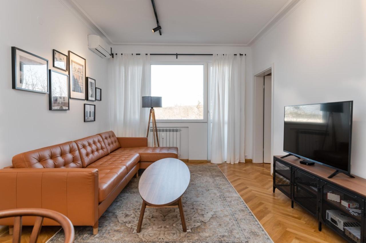 Apartment Industrial 2-bdr Flat By The National Stadium